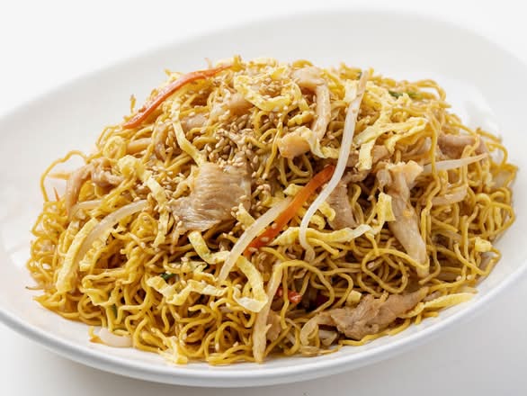 740 Chicken Chow Mein 雞絲豉油炒麵
